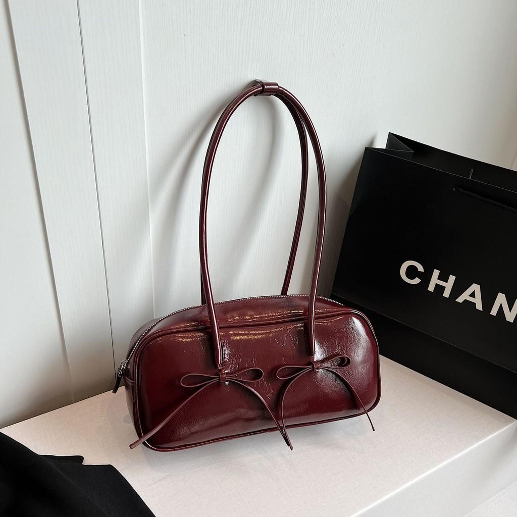 IELGY Large Capacity Commuter Handbag