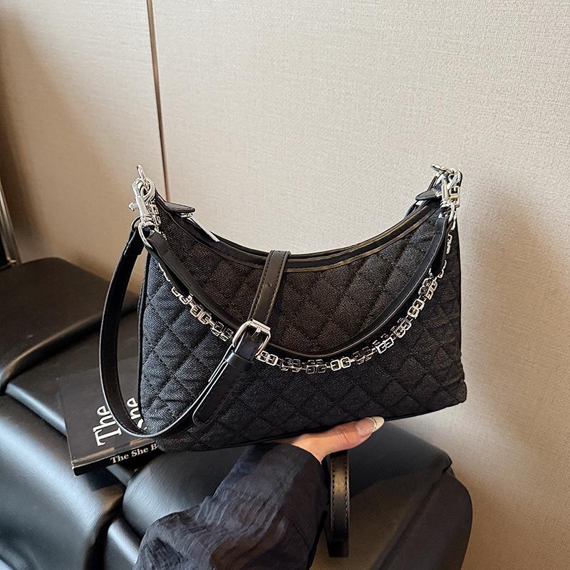 

Сумка-пельмень на цепочке ромбовидного плетения, простая джинсовая, женская, лето 2025, новая, высококлассная, мессенджер чёрный