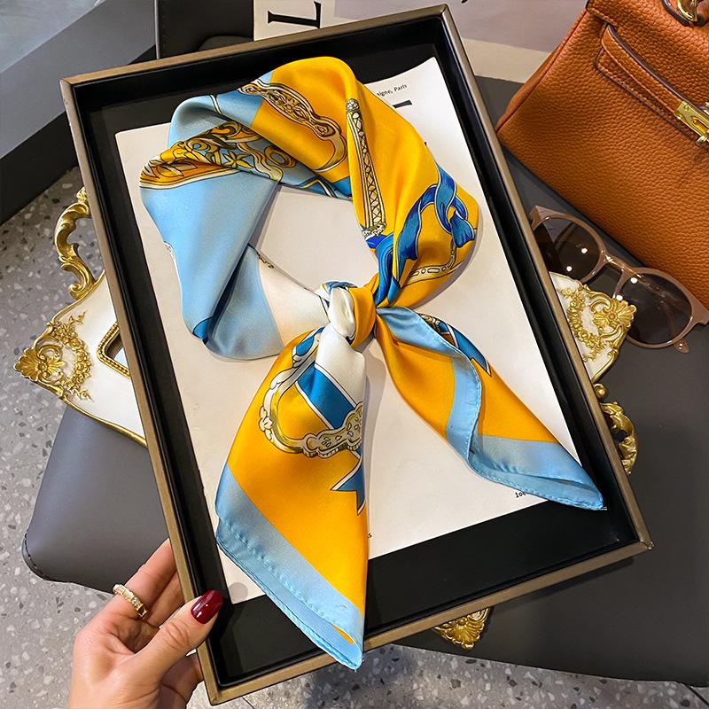 Damen Sommer Seidenschal: Leichtes, luxuriöses kleines quadratisches Halsaccessoire