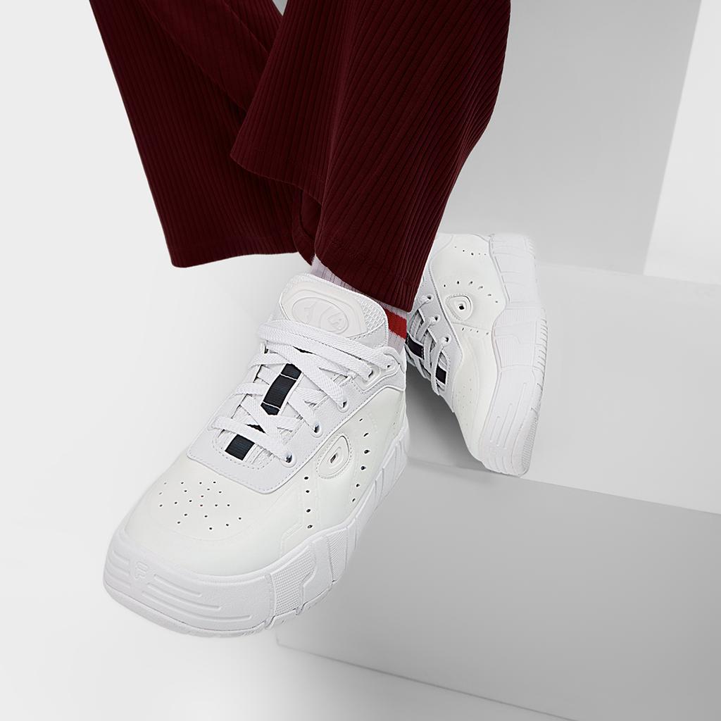 FILA Melt Simple Fashion Thick Sole Height Increasing Wear Resistant Low Top Skate Shoes Women Sneakers White Gray F12W431201FWV