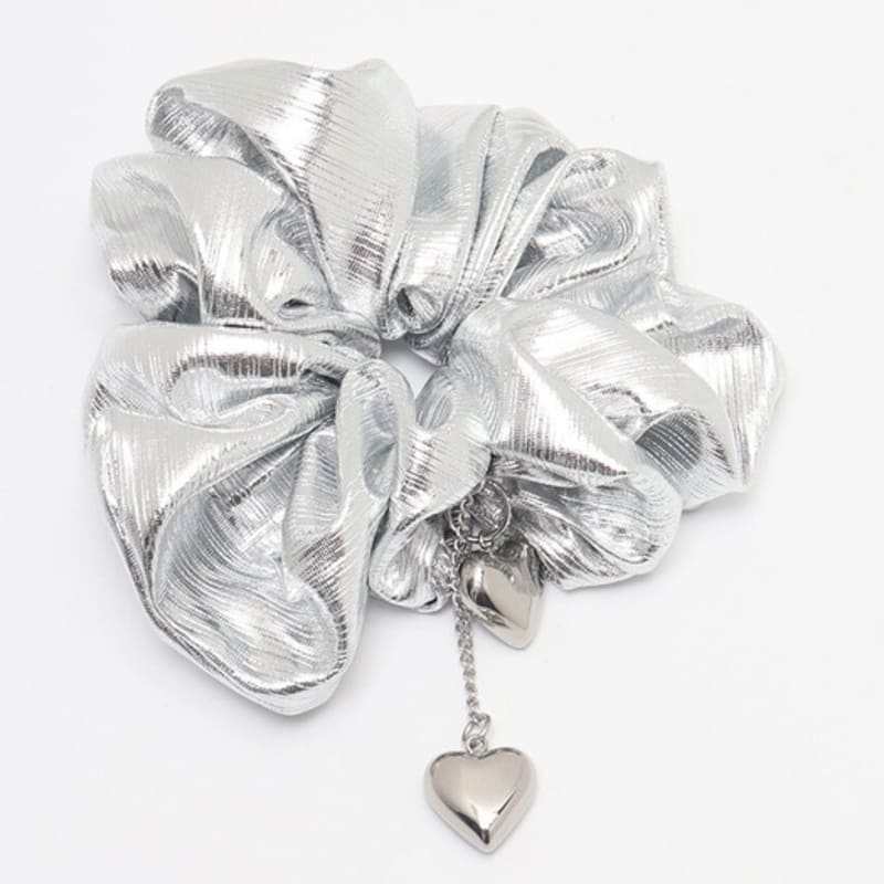 SORA heart scrunchie