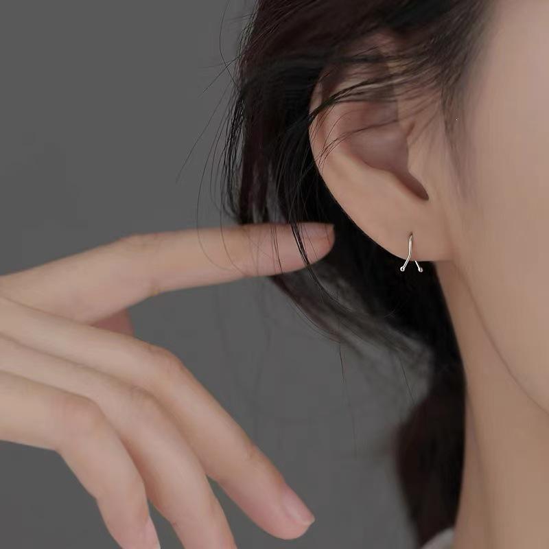 2024 Hot Selling 925 Sterling Silver Line Stud Earrings for Women