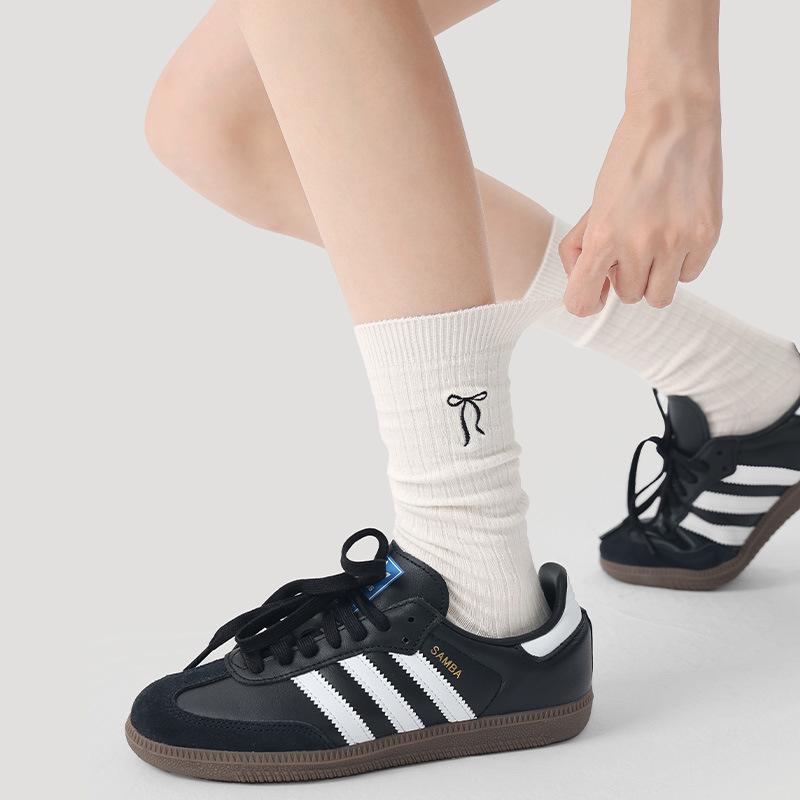 Damskie Renesansowe Haftowane Skarpetki Średniej Długości z Kokardą - Jednolity Kolor, Styl Wiosenno-Jesienny, Przyjazne Studentom, Bezszwowy Design