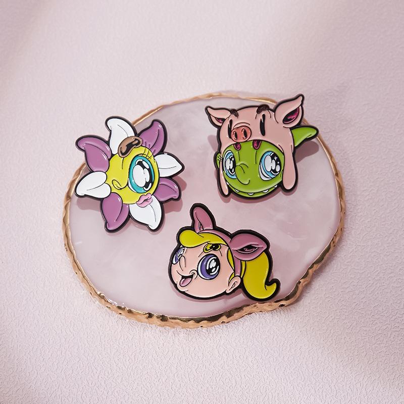 Character Delightful Anime Brooch In Alloy Material With Cute Bow And Lip Inspired Design