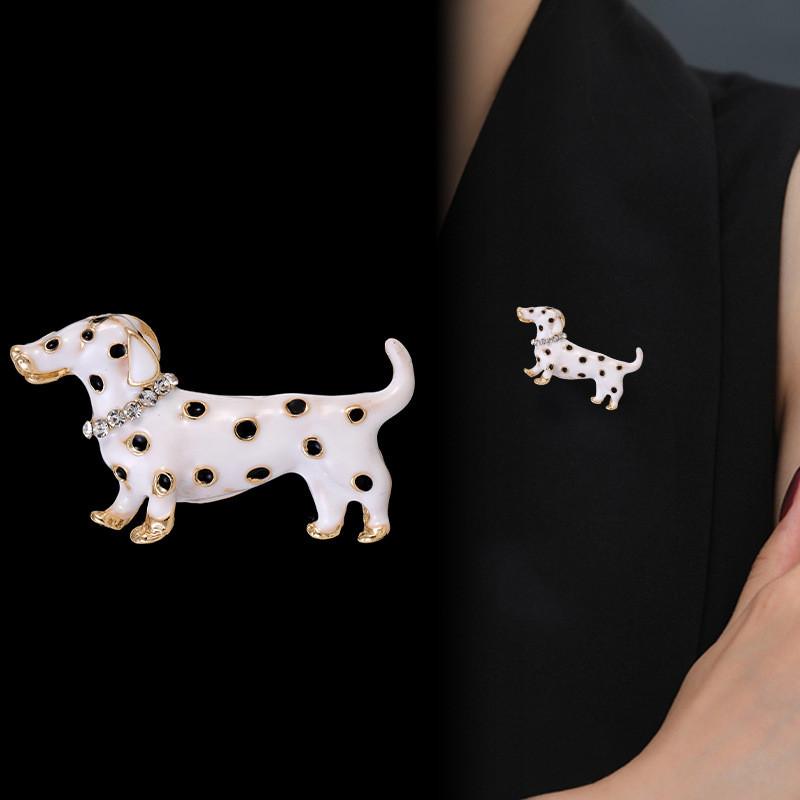 Tier-Anstecknadel aus Zinklegierung mit Tupfen-Hunde-Design für Mädchen und Frauen