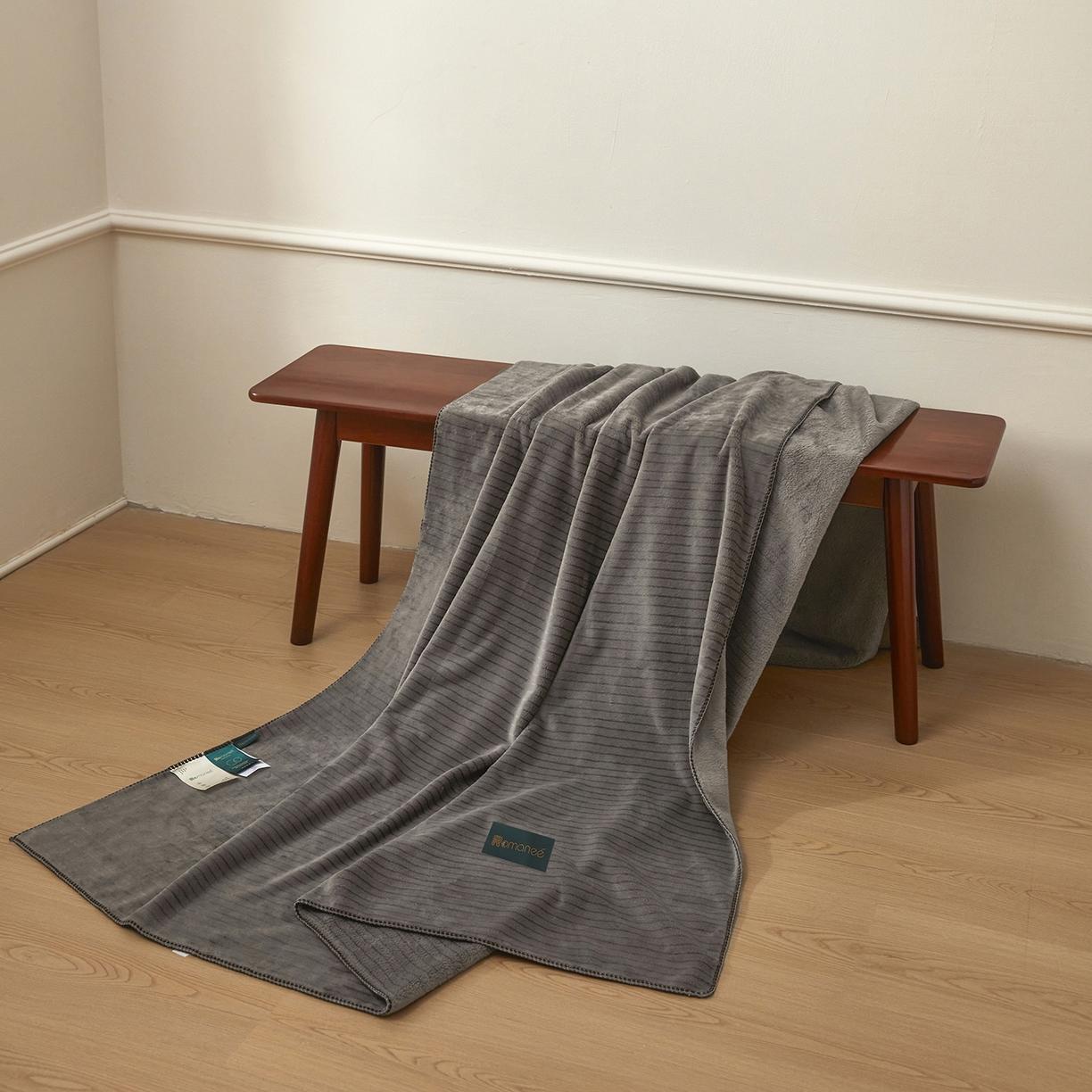 

2025 new Japanese-style solid color simple color woven jacquard casual blanket office lunch break sleeping blanket sofa blanket 150x200cm 1pcs темно-сірий