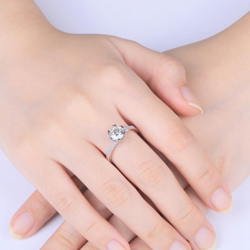 New 925 Sterling Silver Ring Female Twisted Arm Snowflake 1 .0 Carat D Color Moissanite Wedding Ring For Women Bride Best Jewelry