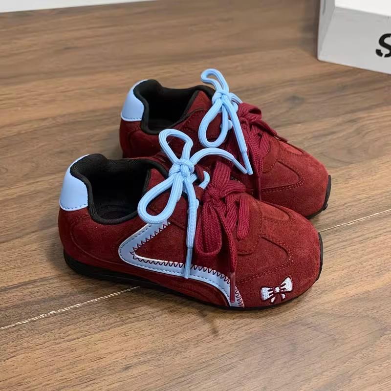 

Girls German training shoes children s fashion board shoes 2025 new autumn boys sports shoes medium and older children s soft-soled casual shoes 31-36 yards, 6 pairs in one hand красный