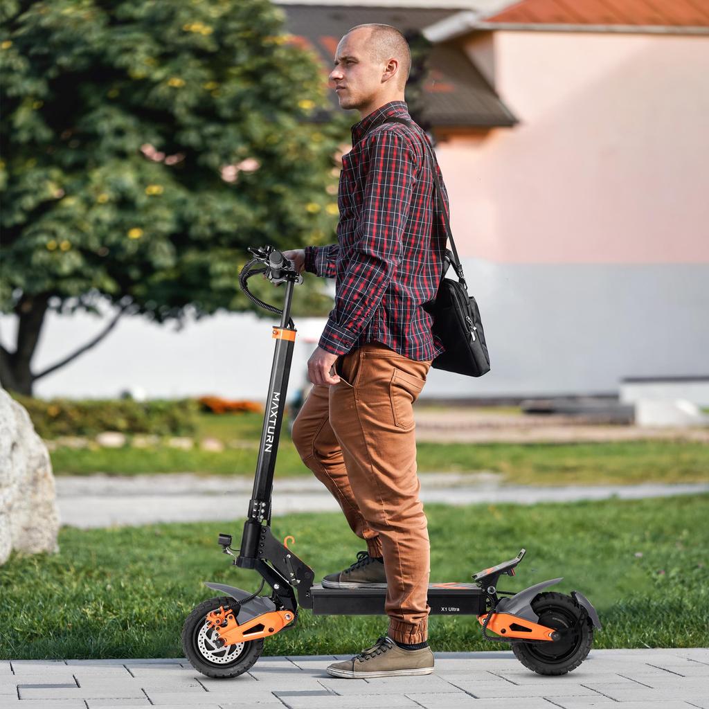 MAXTURN X1 Ultra 10-inch Electric Scooter: Dual 1100W Motors, 20.8Ah Battery, Top Speed 55 Km/h, Maximum Range 75 Km, Black.