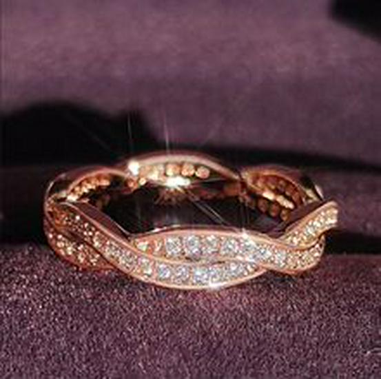 Exquisite Women's Copper-Plated White Gold Openwork Ring