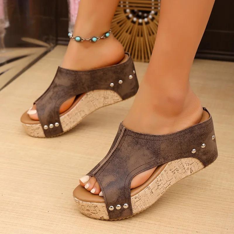 Summer Women's Wedge Slippers Rivet 8CM Heel Heel Waterproof Platform Slippers Women All-match Roman Fashion Zapatillas De Mujer