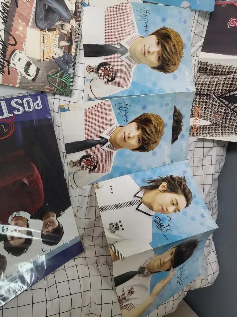 CNBLUE CENBLUE album z gadżetami plakat MD Używany