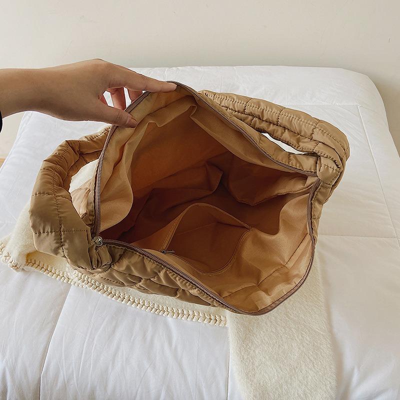 Geantă de modă versatilă tip gogoașă pliată în formă de nor, nouă, din bumbac spațial, geantă pentru haine, de ultimă generație, capacitate mare, geantă tote de umăr pentru femei