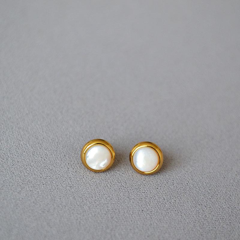 French Minimalist Gold-Plated Mother-of-Pearl Stud Earrings with 925 Silver Needle