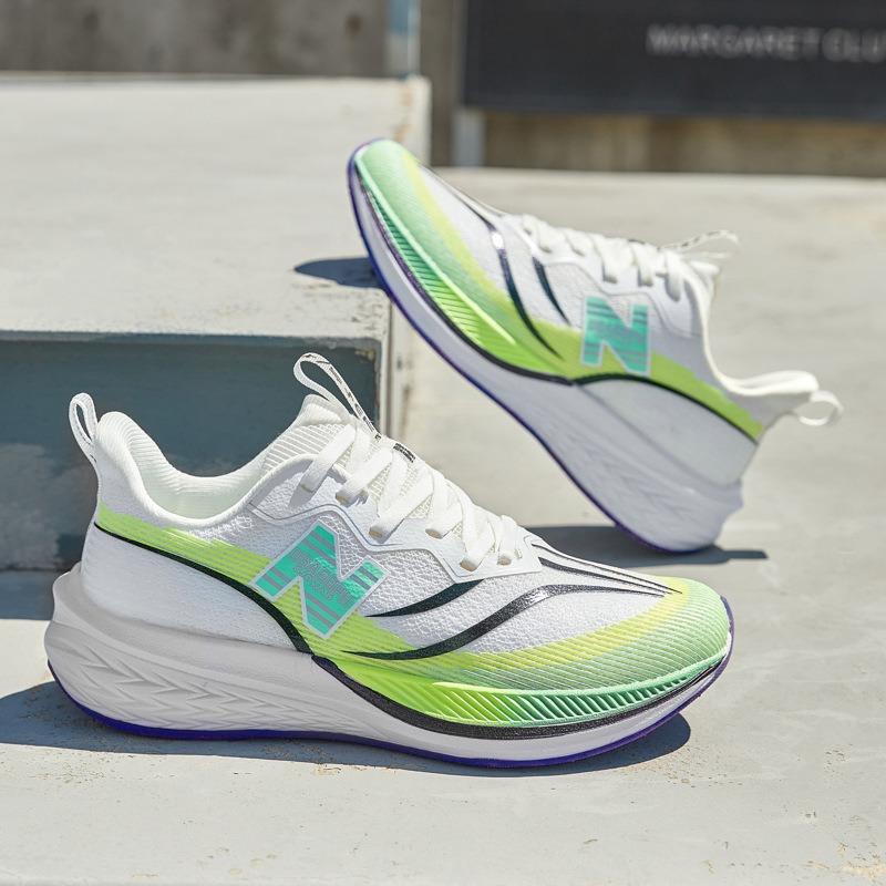 Spring and Autumn Cool Running Summer Breathable Casual Mesh Shoes Lightweight Couples Running Shoes Travel Sneakers Women