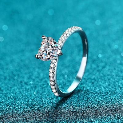 2 karátos szív alakú moissanite magányos gyűrű nőknek PT950 platina bevonatú 100% S925 ezüst Csillogó esküvői gyűrű Ígéret