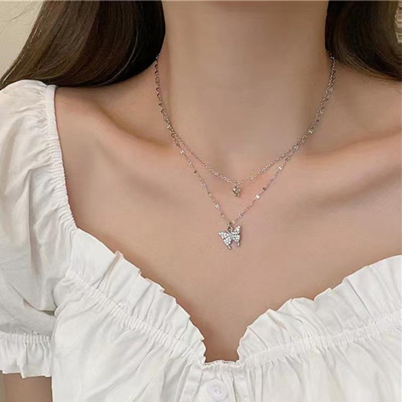 Fashionable Women's Necklace with Butterfly Pendant Stylish Double Layer Clavicle Chain Accessory for Fashionistas