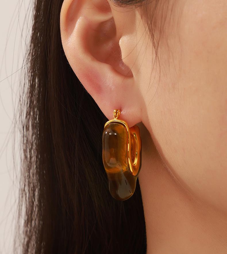 Retro French Irregular Resin Earrings: Gold-Plated Titanium Steel Ear Cuffs with Unique, Versatile Design.