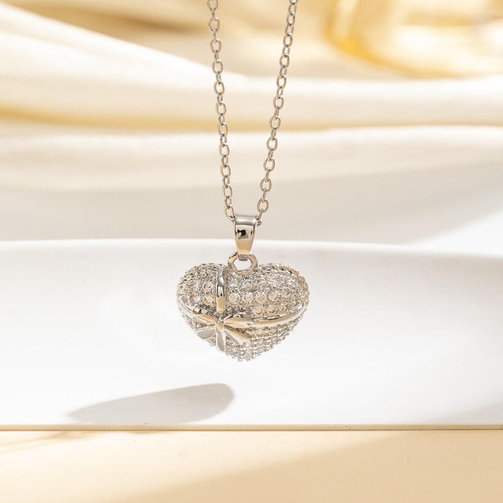 Small Heart Zircon Pendant Necklace For Women Minimalist Fashion Collarbone Chain Dainty Love Design