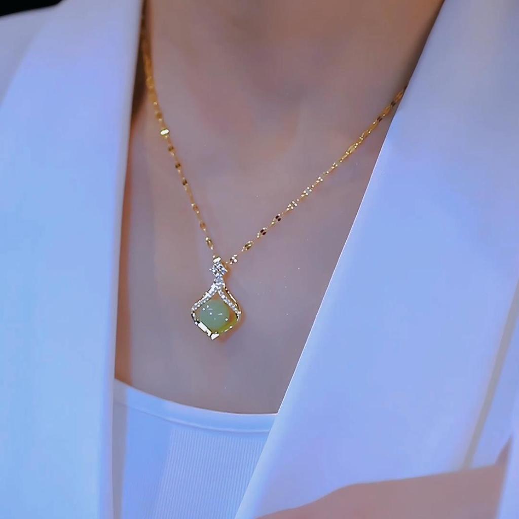 Colier Elegant din Piatră Ochi de Pisică Aur Nisipiu - Lanț Versatil de Lux pentru Claviculă pentru Femei