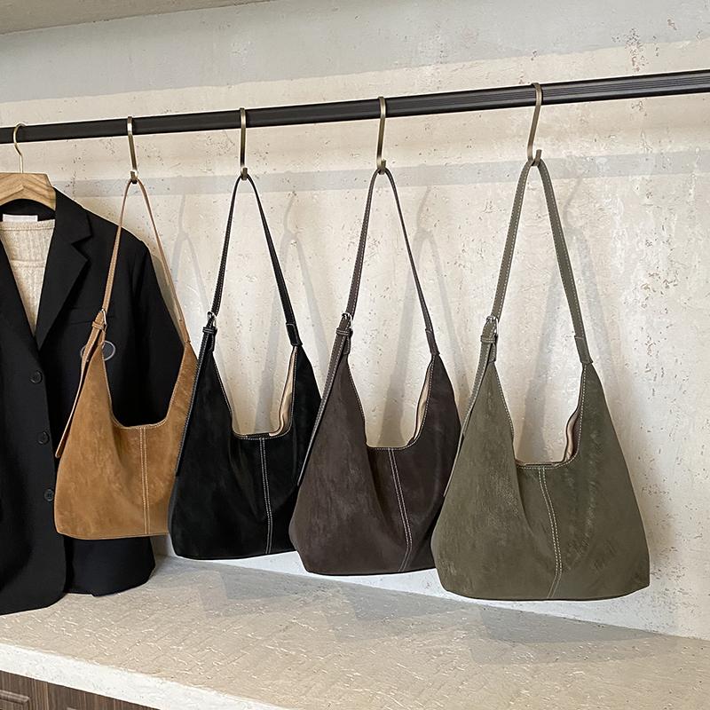 2026 New Fashi Casual Tote Faux Suede Solid Color Large Capacity Commuting Shoulder Bags Retro Waterproof Durable Bags