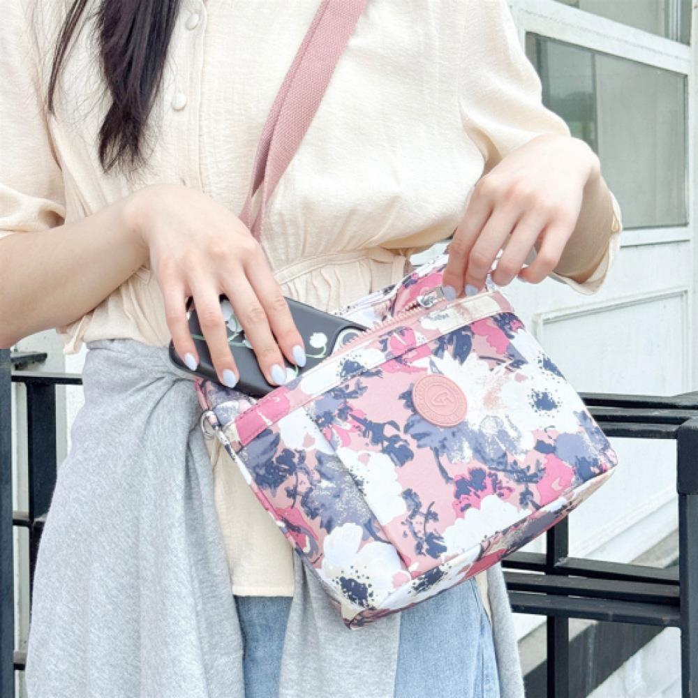 New Arrivals Open Run Women Nylon Adjustable Strap Crossbody Bag Mpn