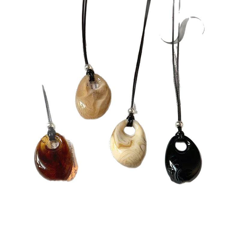 Women's Retro Korean Style Smudged Acrylic Pendant Necklace - Autumn/Winter Fashion