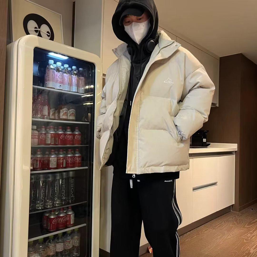 

Мужская зимняя черная вышитая хлопковая куртка: Плотный, мягкий, воротник-стойка, свободный крой. 3XL хаки