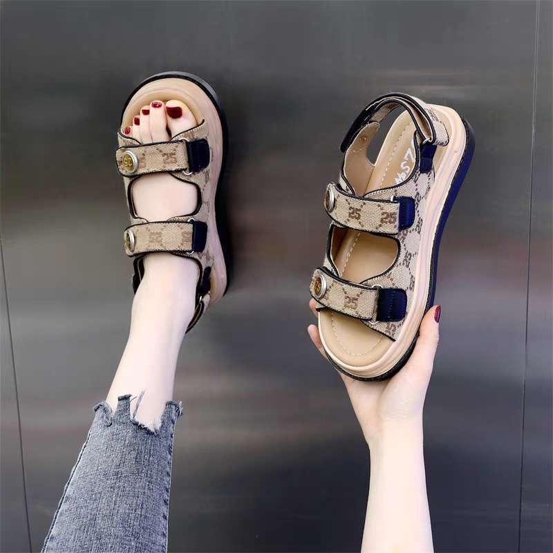 Xiaoxiangfeng Sandals 2025 New Women's Summer Two Wear Flat-bottomed Sports Casual Roman Beach Shoes Soft-soled Non-slip