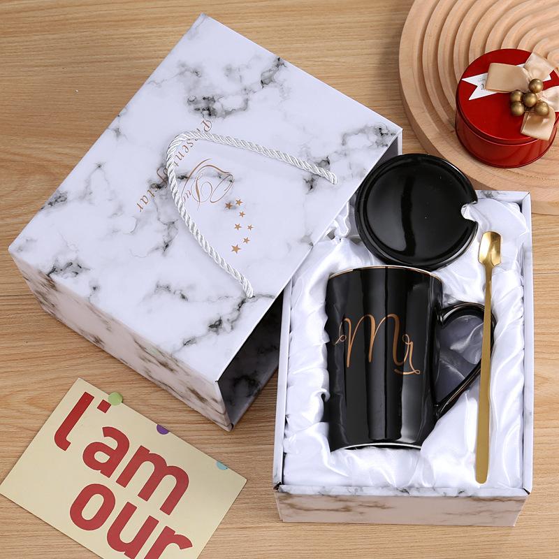 Ceramic Souvenir Black and White Mug with Lid and Spoon Couple Water Cup Household Ceramic Cup