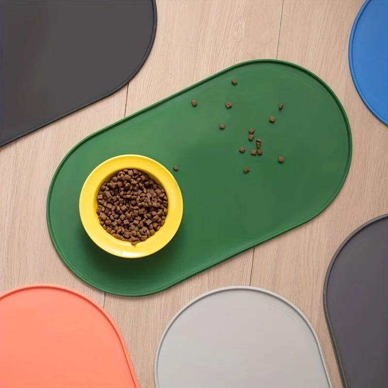 Multifunktionale Haustier-Futtermatte für Katzen und Hunde, leicht zu reinigen, strapazierfähige Oberfläche für Nass-/Trockenfutter mit rutschfesten erhöhten Rändern