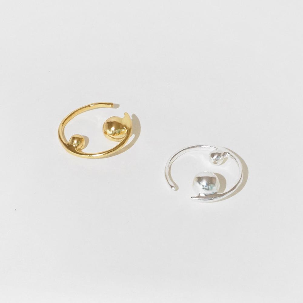 Still Instant Curve Motion - Ear Cuff 01