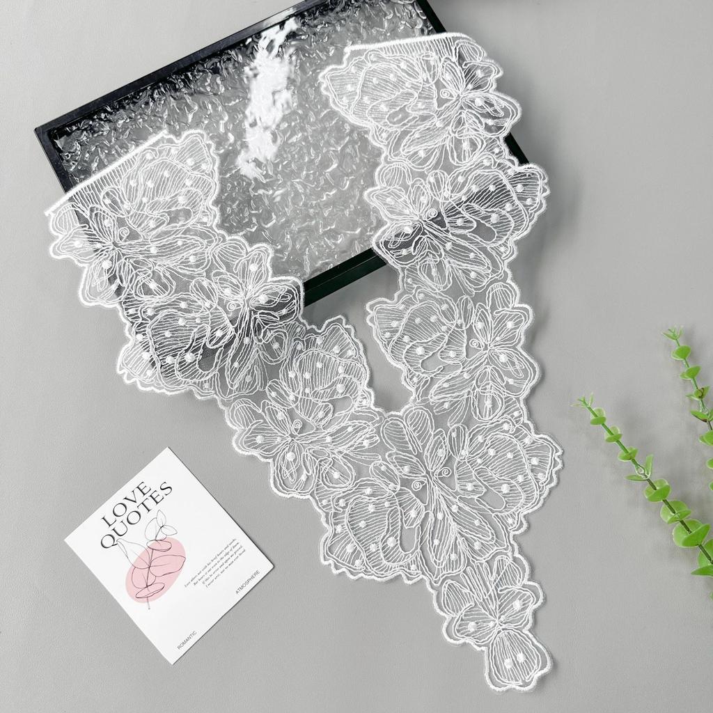 White Beaded V-Neck Mesh Strand Patch Dress Wedding Dress Performance Dress Decorative Front Collar Cloth Sticker Accessories