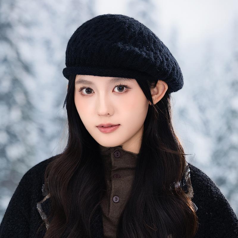 

New autumn and winter hat women s fashion versatile knitted wool hat big head circumference beret warm painter hat One Size