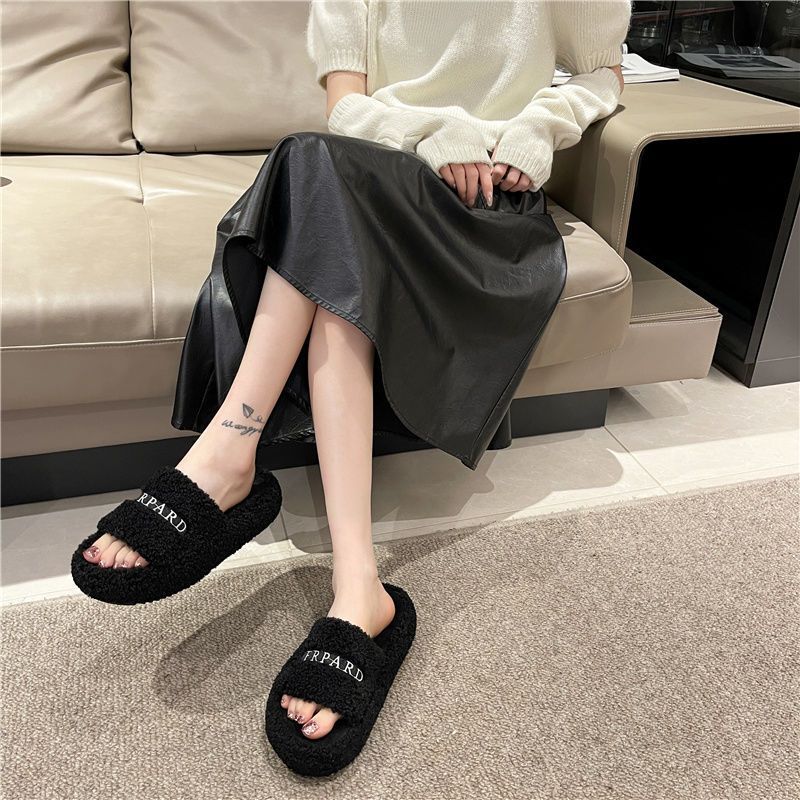 Small black popular fluffy shoes for women's outer wear 2025 new autumn and winter fashion going out thick-soled plush cotton slippers