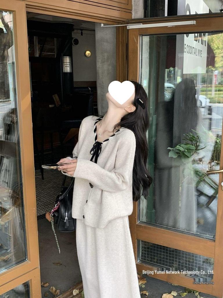 Korean Style Round Neck Knit Cardigan Set for Women - Autumn/Winter Collection, Loose Fit, Casual Style.