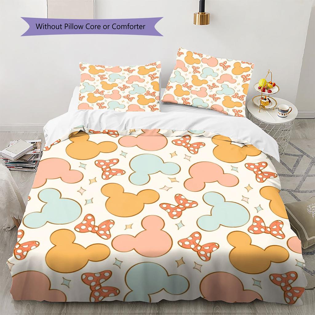 A Soft, Creamy Mickey & Minnie Print Bedding Set – The Perfect Choice for Decorating A Child's Bedroom. Comfortable and Warm.
