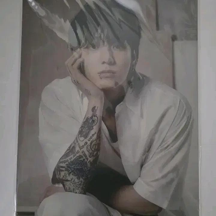 

Bts Jungkook Golden Exhibition Premium Photo Sealed New Item