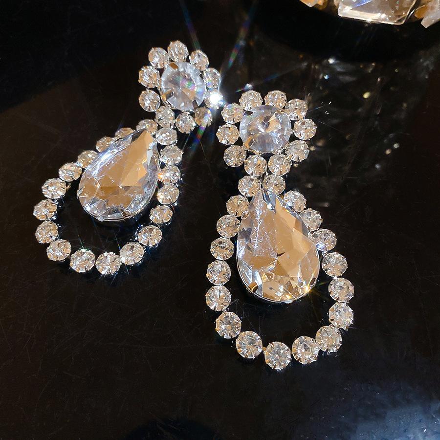 European and American Silver Needle Diamond-encrusted Round Fringed Stud Earrings French Light Luxury Earrings Niche Design Earrings
