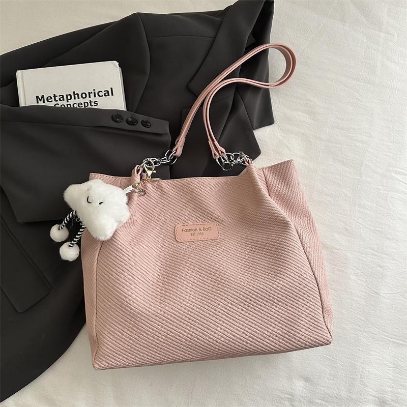 

French niche bag feeling tote bag 2025 new trendy fashion big bag women s bag versatile casual shoulder bag explosion