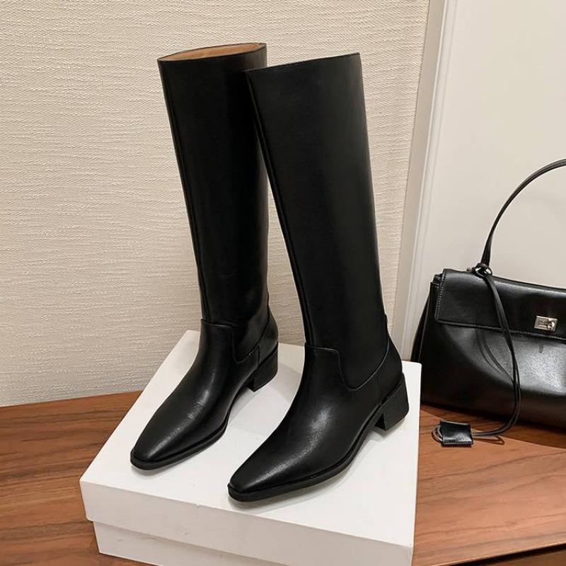 Autumn and winter women's leather boots rear zipper leather large size women's boots versatile pointed new middle heel cowhide Martin boots women