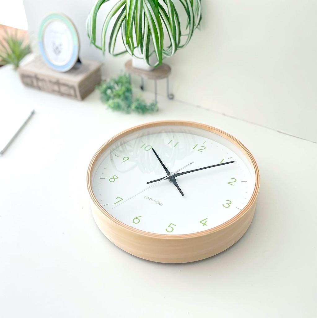KATOMOKU plywood clock 22 Light Green Wall Continuous Second Diameter km-121LGRC Clock, Hand, 25.2cm (Radio-controlled)