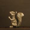 Messing Antik Eichhörnchen Desktop Ornamente Mikroschnitzerei Tee Haustier Kleine Kupferwaren