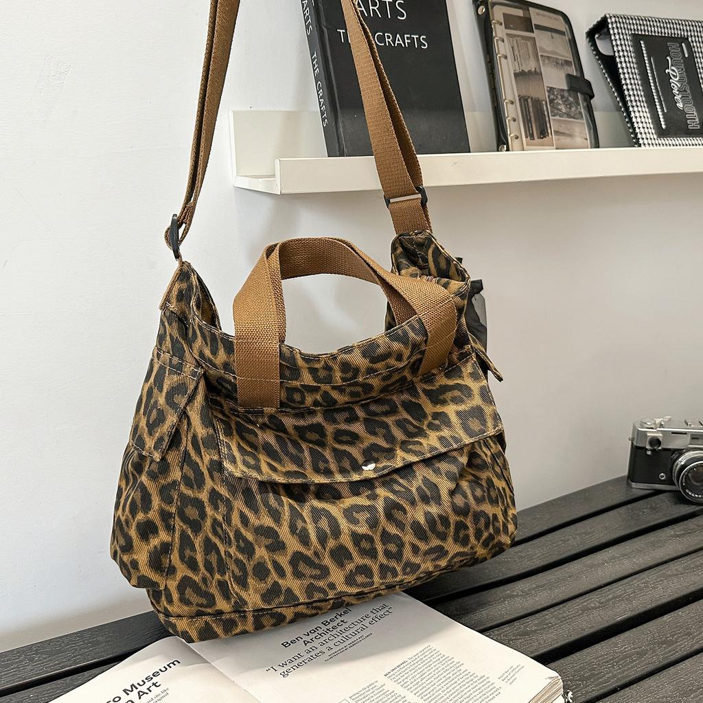 Trendy Brand Breast Bag, Men'S Casual Messenger Bag, Sports Mobile Phone Fanny Pack, Women'S Simple And Lightweight Commuter Small Backpack, Tide