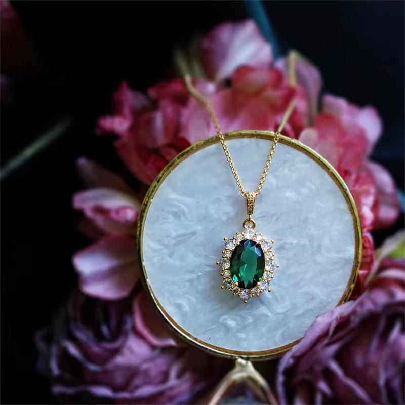 

Huitan Luxury Green Cubic Zirconia Pendant Necklace Noble Gold Color Neck Accessory Exquisite Women’s Engagement Wedding Zircon 45cm