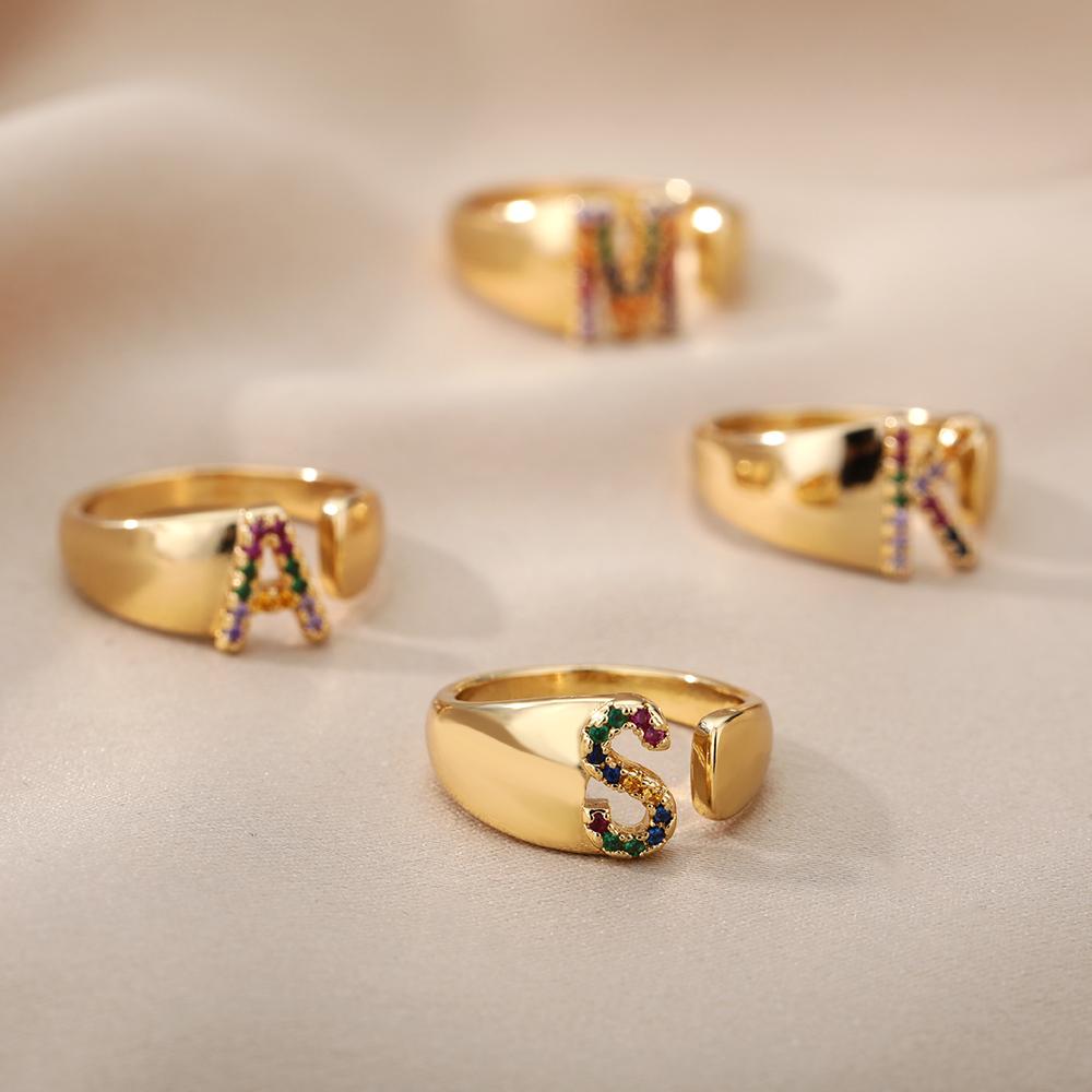 Rainbow Zircon Letter Rings For Women Mote Chunky Bred Letter AZ Rustfritt stål Ring Bryllup Boho Smykker Gave 2024