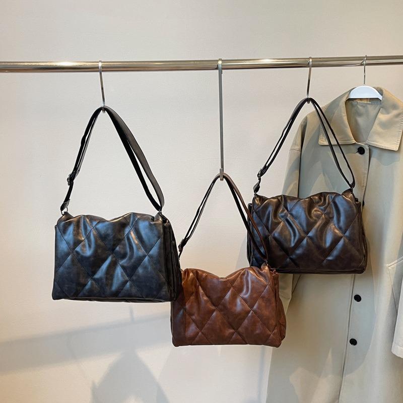 Premium sense large capacity down bag women's new versatile diamond simple lightweight casual women's shoulder messenger bag