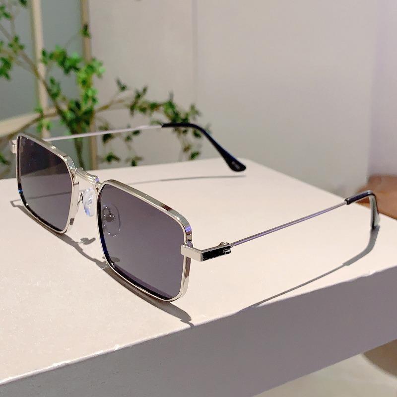 Retro Square Frame Steampunk Metal Style European and American Hip-hop Personality Spring Leg der Sunglasses