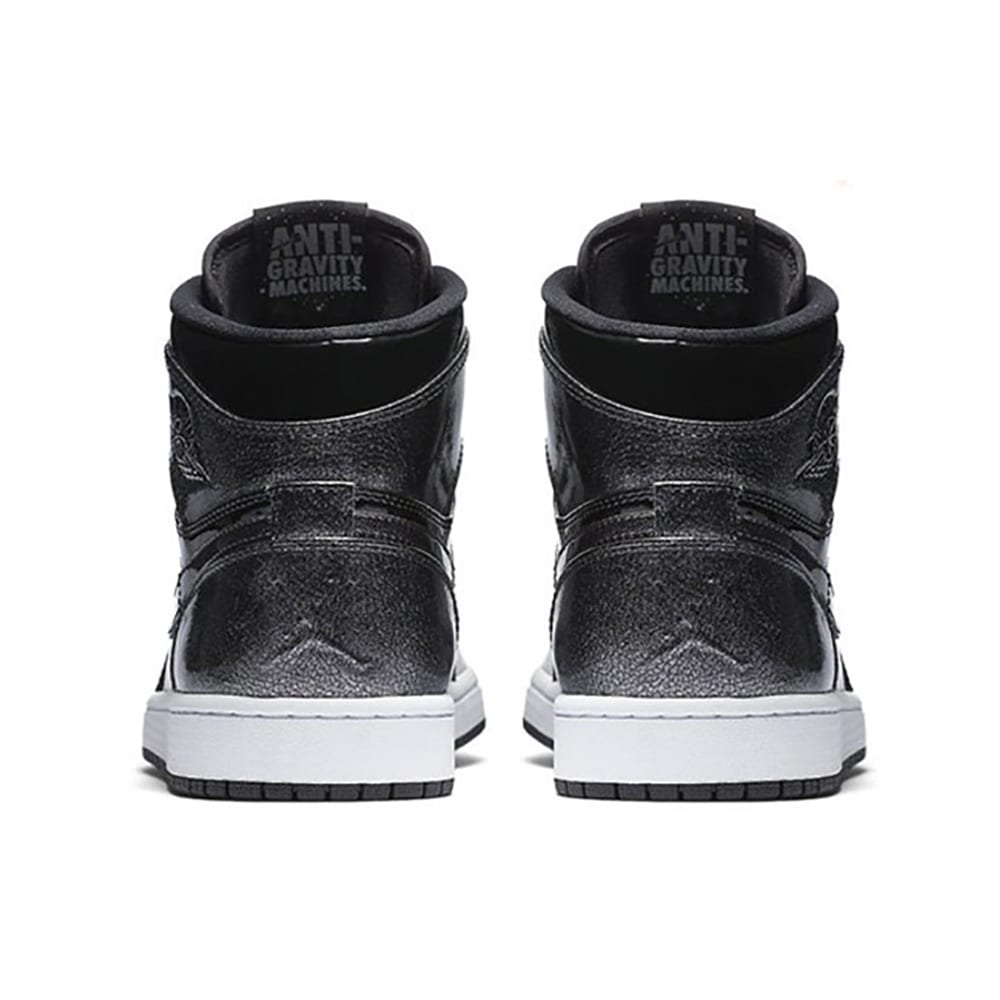 Jordan 1 Retro Schwarz Lack 332550-017
