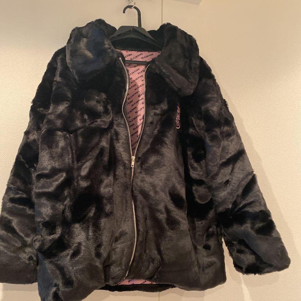 [USED] BLACKPINK fur coat size M